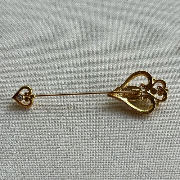 ✨ Vintage Gold-Tone Heart & Arrow Stick Pin Brooch ✨ - Picture 2 of 3
